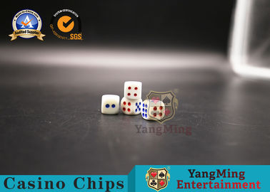 購入 15mmの賭博の標準6の火かき棒クラブ ゲームのための味方された決定者のダイスによってはおもちゃのつまらないもののプラスチック ダイスがパーティを楽しむ オンライン製造