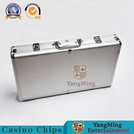 購入 丈夫な力のアルミ合金 フレーム箱600pcsの粘土のトランプが付いている一定の箱をポーカー用のチップ、さいの目に切る オンライン製造